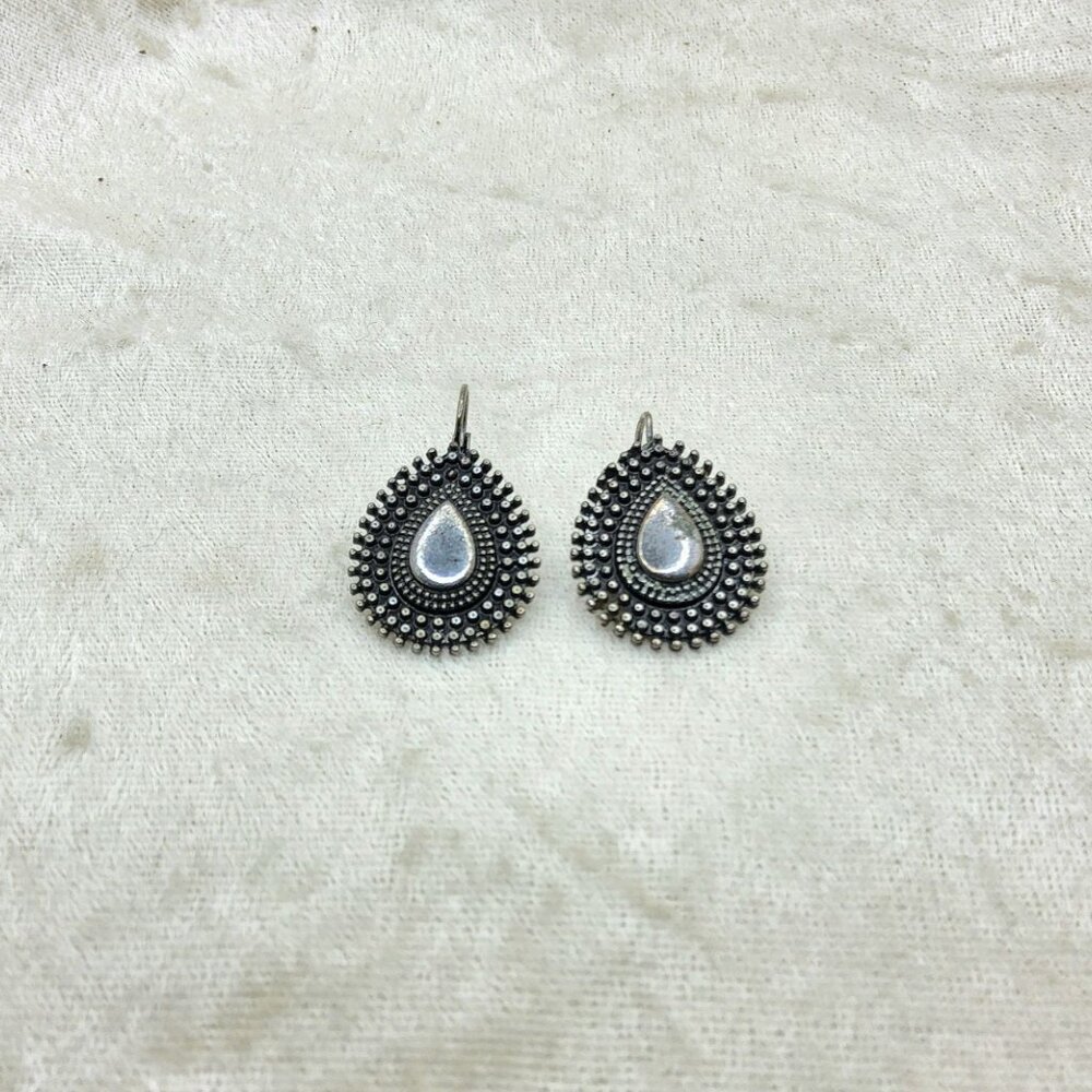 Vintage Pewter Teardrop Shaped Metal Beaded Lever Back Earrings - Picture 2 of 5